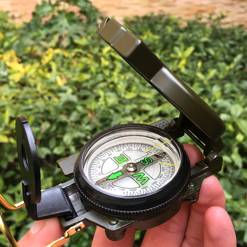 Bussola Pieghevole in Lega di  - Compass Lensatic recensione e prezzo